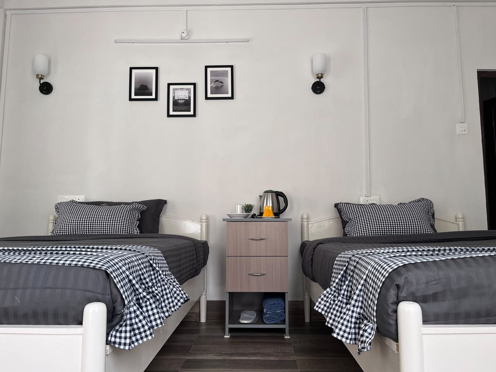 Room 1 (2)
