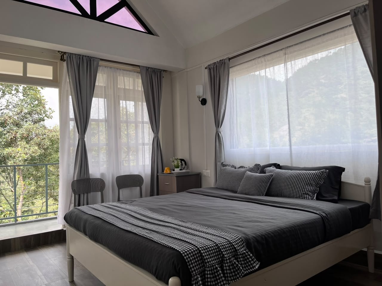 Room 3 (2)
